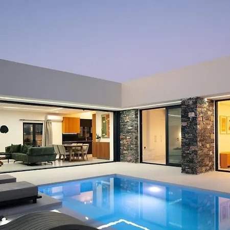 Villa Black Caviar