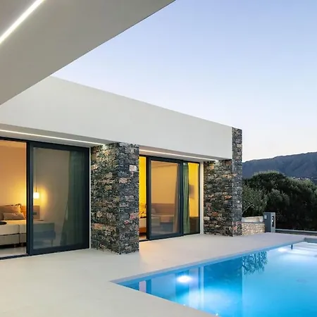 Black Caviar Villa
